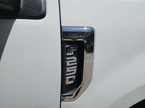 Used 2019 Ford F250 Lariat w/ Lariat Value Package AWD/4WD image 14