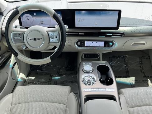 Certified 2023 Genesis GV60 Advanced AWD/4WD image 11