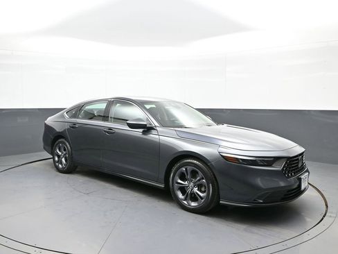 Certified 2023 Honda Accord EX image 4