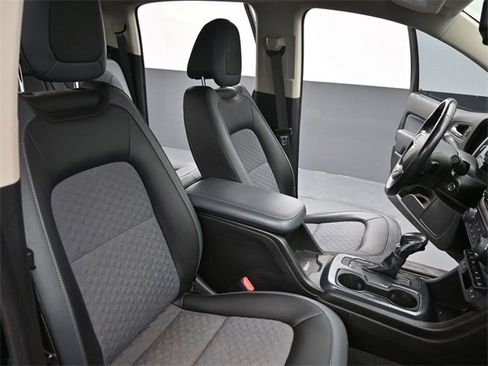 Used 2022 Chevrolet Colorado Z71 w/ Z71 Midnight Edition image 25