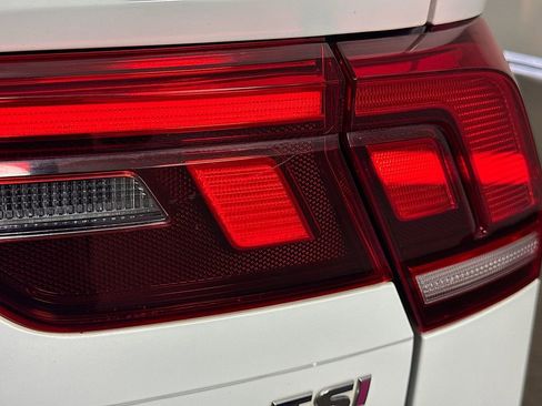 Used 2018 Volkswagen Tiguan S w/ 3rd Row Seat Package image 30