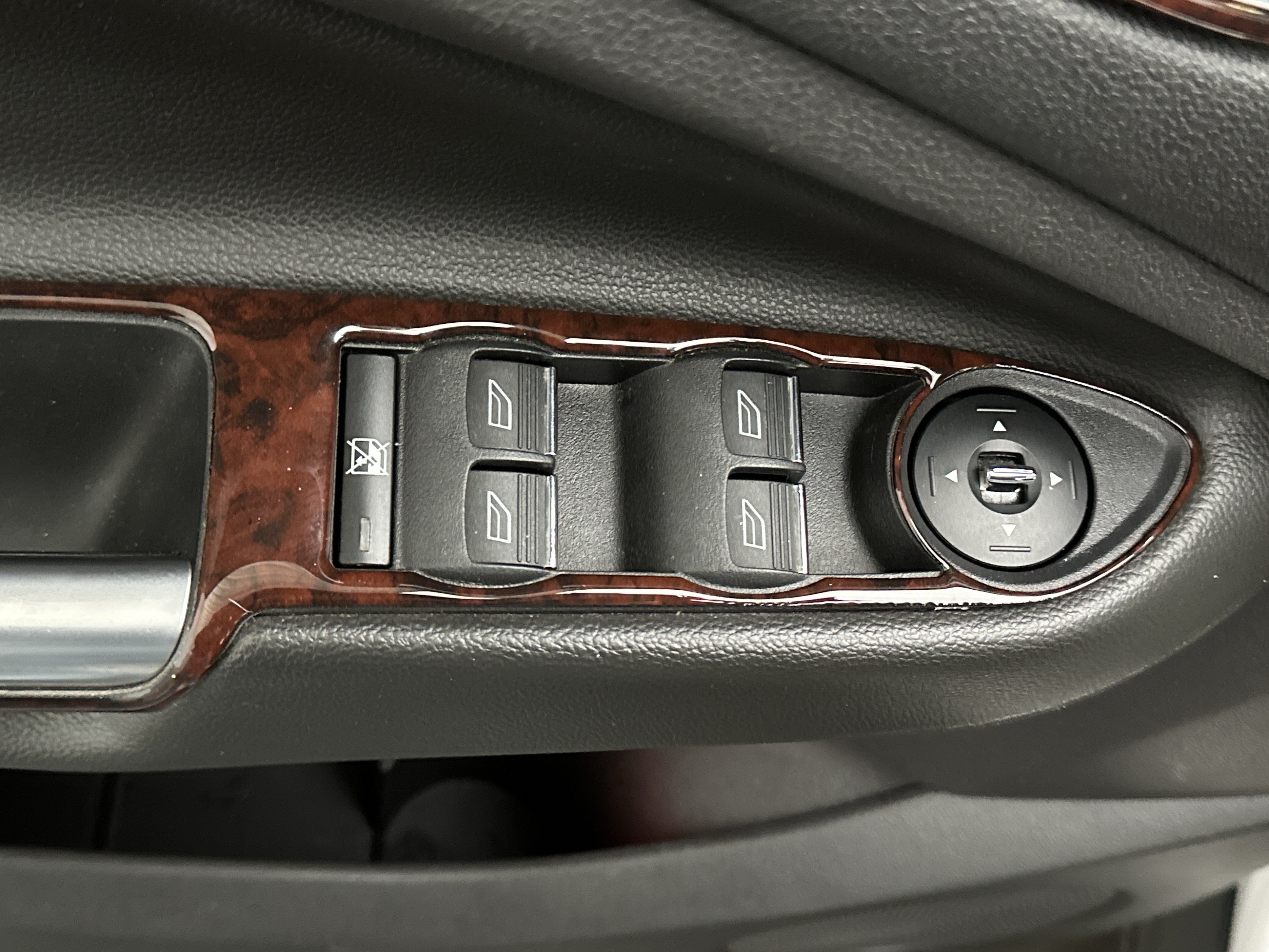 Used 2013 Ford Escape Titanium FWD image 20