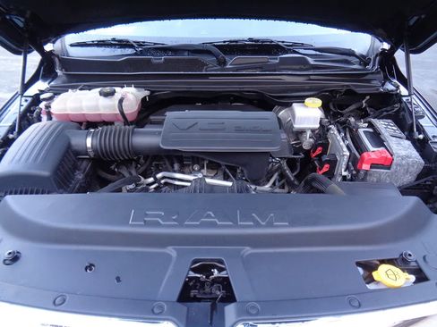 Used 2019 RAM 1500 Big Horn AWD/4WD image 7