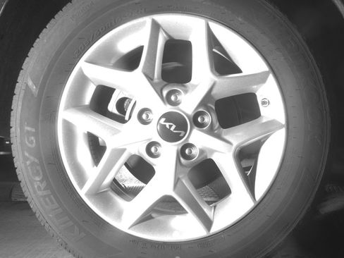 Used 2025 Kia Soul LX w/ LX Technology Package image 15