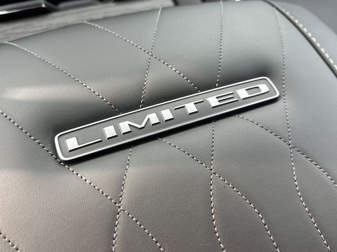 New 2026 RAM 2500 Limited AWD/4WD image 4