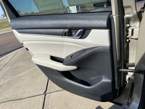 Used 2019 Honda Accord LX image 48