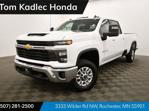 Used 2024 Chevrolet Silverado 2500 LT w/ Convenience Package image 1
