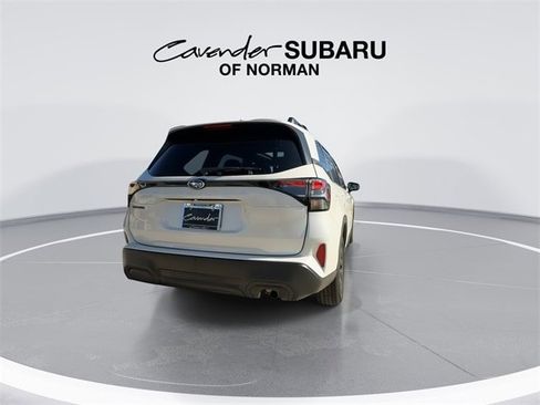 Used 2025 Subaru Forester Premium image 2