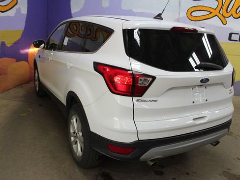Used 2019 Ford Escape SE FWD image 6