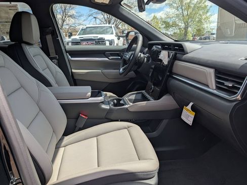New 2026 GMC Terrain Elevation w/ Elevation Premium Package AWD/4WD image 28