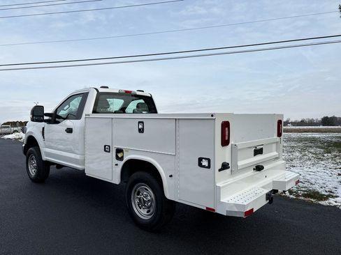 Used 2022 Ford F250 XL w/ Power Equipment Group AWD/4WD image 3