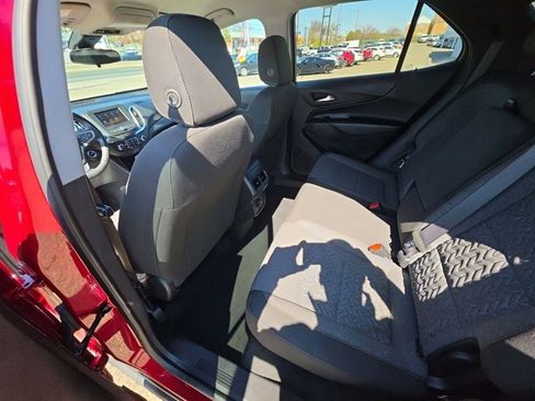 Used 2023 Chevrolet Equinox LT image 24