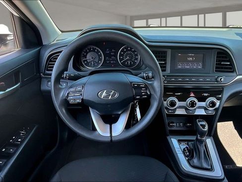 Used 2019 Hyundai Elantra SE w/ Cargo Package FWD image 8