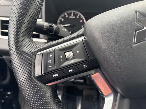Used 2024 Mitsubishi Outlander SE AWD/4WD image 21