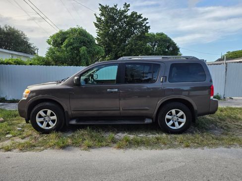 Used 2015 Nissan Armada SV w/ SV Driver Package RWD image 3