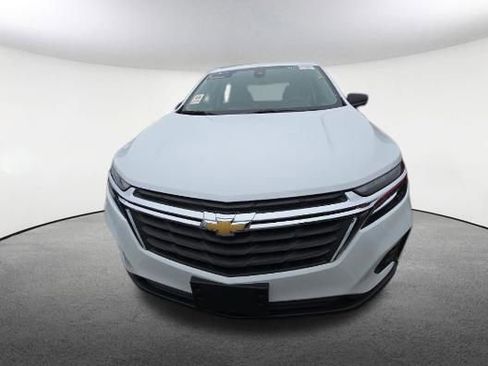 Used 2024 Chevrolet Equinox LS image 2
