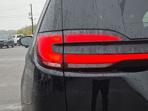 New 2026 Chrysler Pacifica Limited w/ S Appearance Package image 11