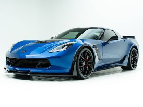 Used 2015 Chevrolet Corvette Z06 w/ 3LZ Preferred Equipment Group RWD image 8