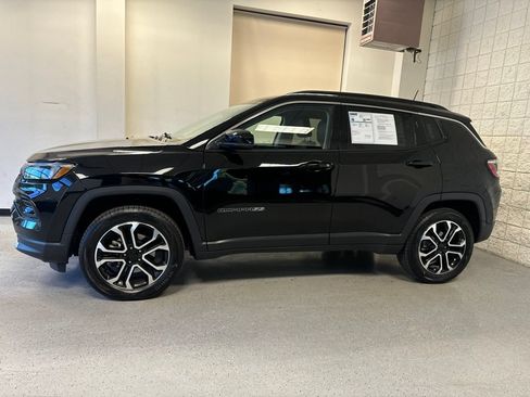 Used 2022 Jeep Compass Limited AWD/4WD image 37