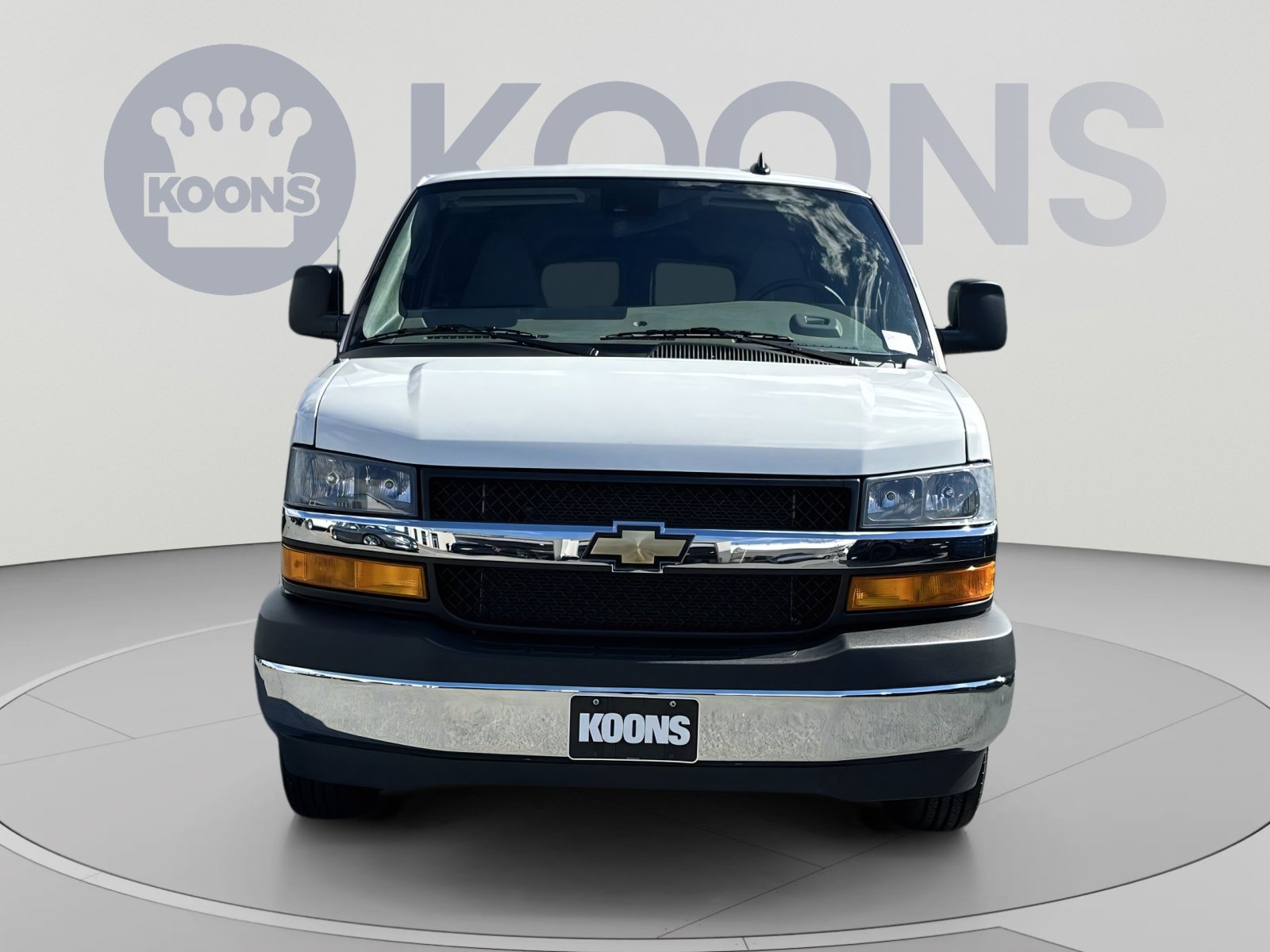 Used 2025 Chevrolet Express 3500 LT w/ LT Preferred Equipment Group RWD image 4