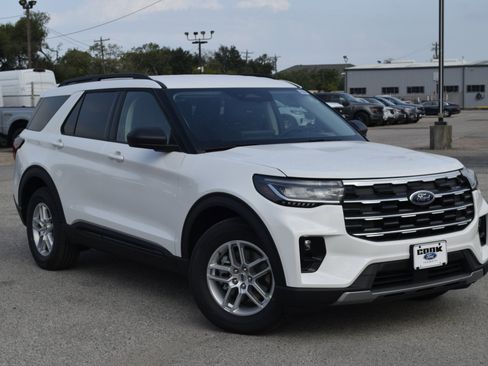 New 2026 Ford Explorer Active w/ Active Comfort Package image 3