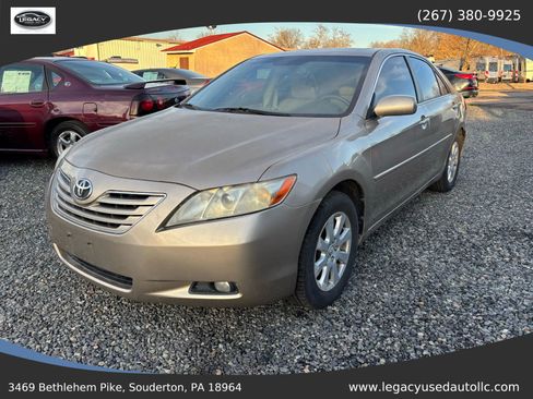 Used 2007 Toyota Camry XLE image 1