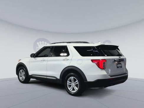 Used 2023 Ford Explorer XLT AWD/4WD image 8