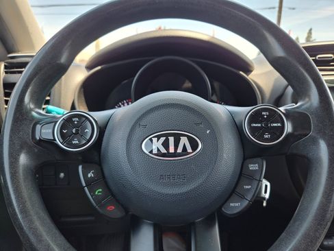 Used 2018 Kia Soul + FWD image 15