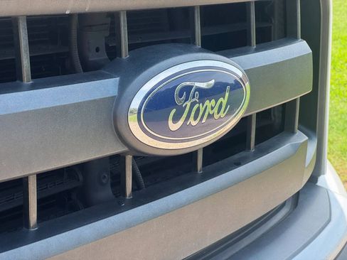 Used 2015 Ford F150 XL w/ Equipment Group 101A Mid RWD image 25