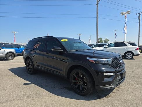 Used 2023 Ford Explorer ST w/ Technology Package image 3