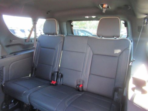 New 2026 Chevrolet Suburban Premier image 33