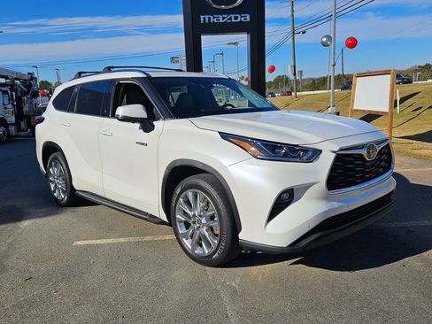 Used 2021 Toyota Highlander Limited image 1