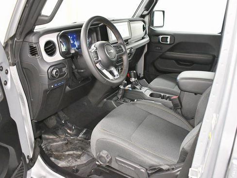 Used 2024 Jeep Wrangler Sahara 4xe image 13