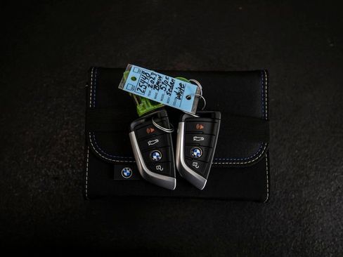 Used 2023 BMW 530e w/ Premium Package image 39