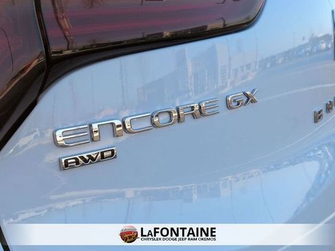 Used 2024 Buick Encore GX Sport Touring image 10