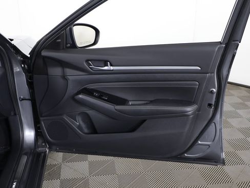 Used 2023 Nissan Altima 2.5 SL FWD image 25