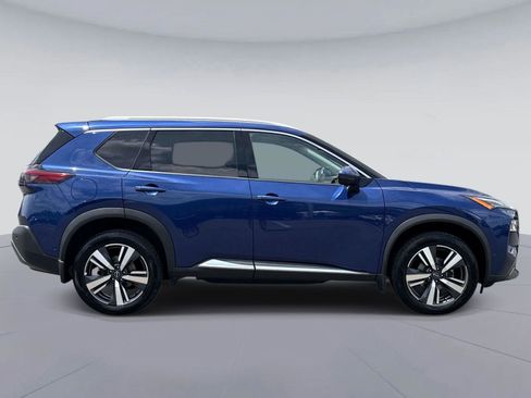 Used 2023 Nissan Rogue SL w/ SL Premium Package image 2