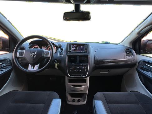 Used 2019 Dodge Grand Caravan SE w/ UConnect Hands-Free Group FWD image 23
