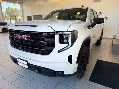 Used 2023 GMC Sierra 1500 Elevation w/ Preferred Package AWD/4WD image 33