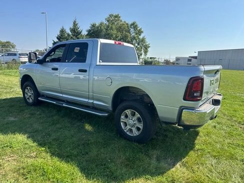 Used 2026 RAM 2500 Big Horn AWD/4WD image 4
