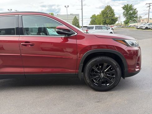 Used 2019 Toyota Highlander SE AWD/4WD image 6