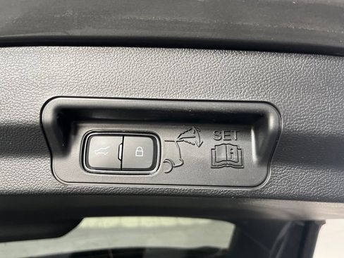 Used 2023 Ford Explorer XLT w/ Equipment Group 202A AWD/4WD image 13