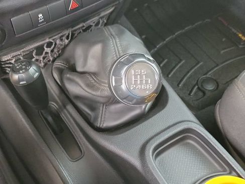 Used 2015 Jeep Wrangler Sport AWD/4WD image 14