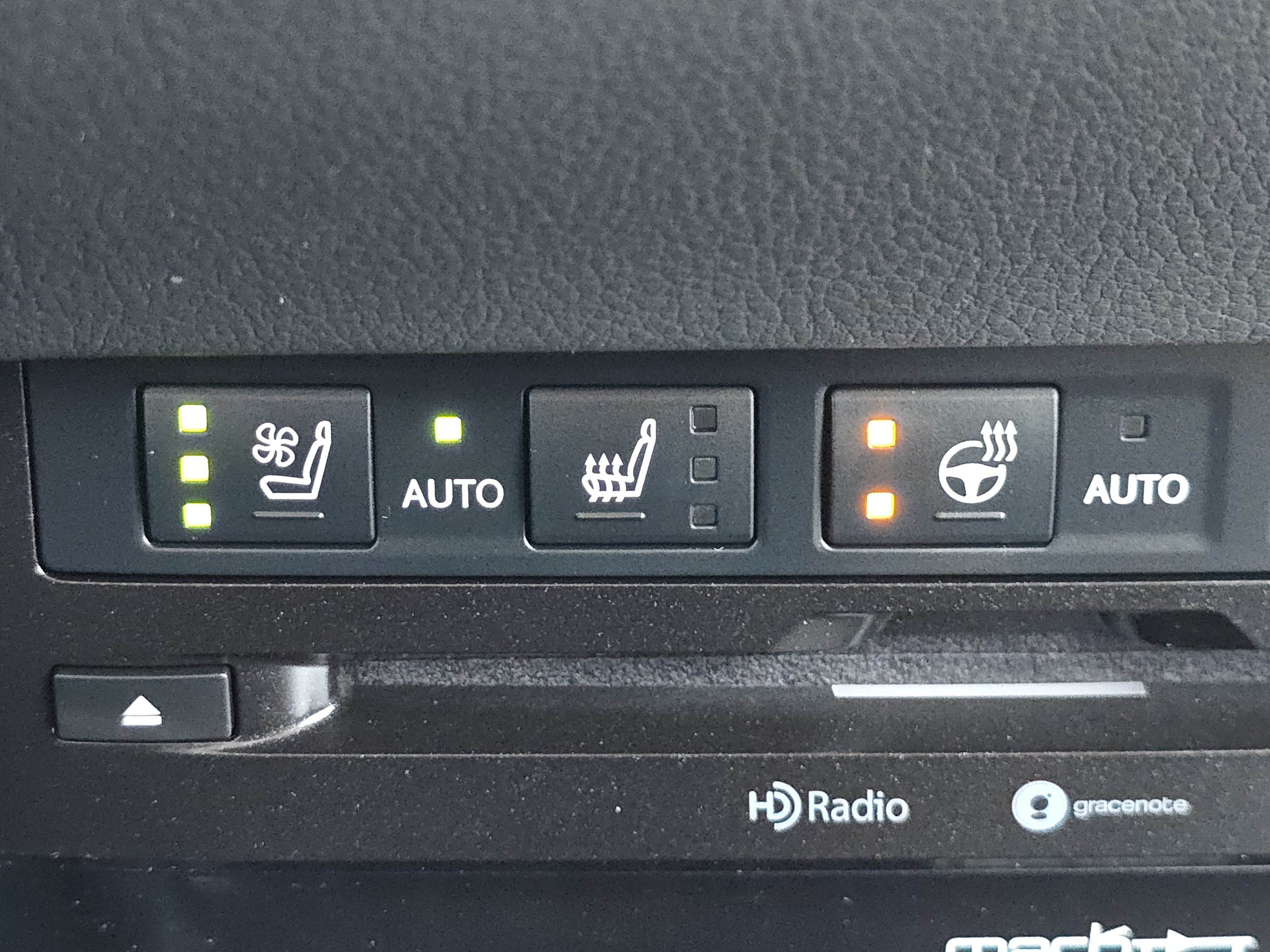 Used 2021 Lexus ES 300h w/ Accessory Package FWD image 11