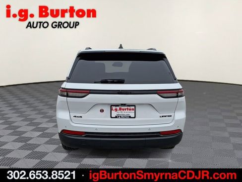 Used 2023 Jeep Grand Cherokee Limited w/ Black Appearance Package image 5