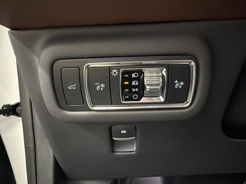 Used 2026 Lincoln Nautilus Reserve AWD/4WD image 22