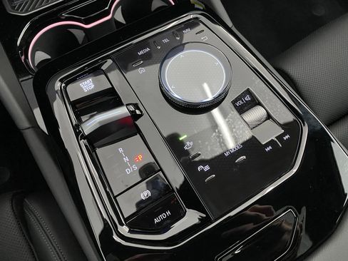 New 2026 BMW 530i xDrive w/ M Sport Package image 18