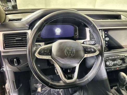 Used 2022 Volkswagen Atlas SEL Premium image 16