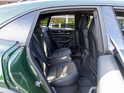 Certified 2025 Porsche Macan Electric image 47