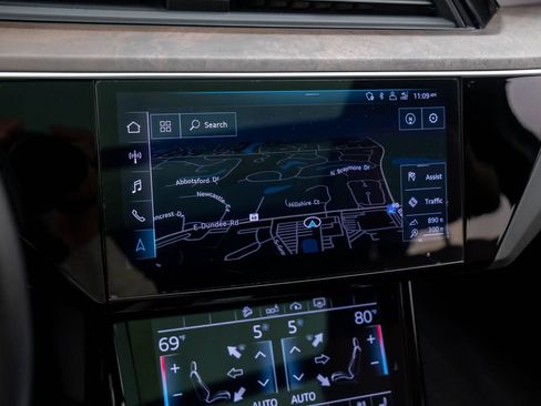 Used 2019 Audi e-tron Premium Plus image 29